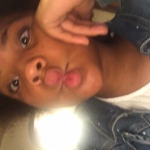 Meet your Posher, Isabella